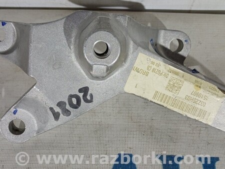 ФОТО Кронштейн КПП для Volvo V50 Київ