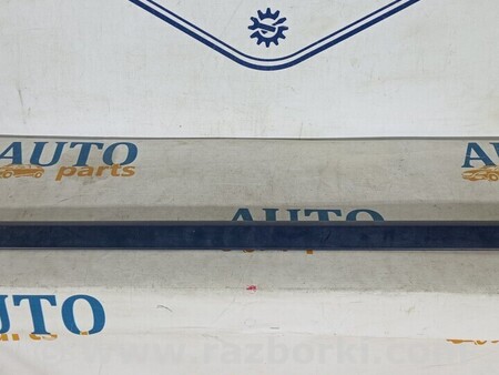 ФОТО Молдинг двері передньої правої для Volvo V50 Київ