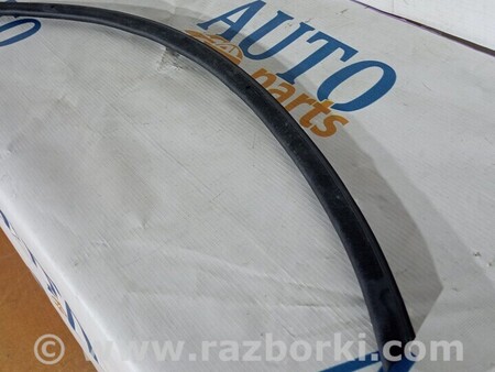 ФОТО Ущільнювач резинка дверь задняя правая для Volvo V50 Київ