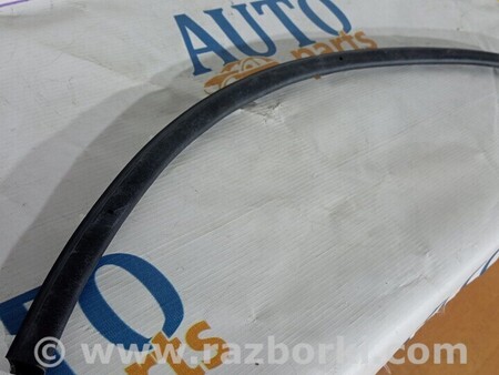 ФОТО Ущільнювач резинка дверь задняя правая для Volvo V50 Київ