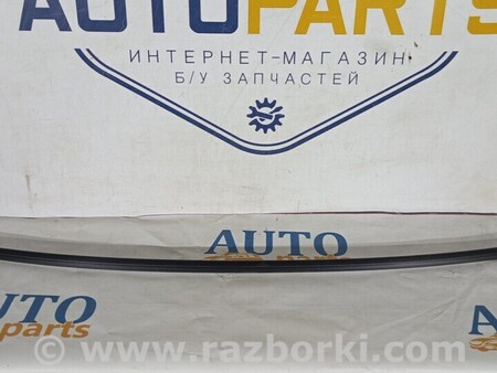 ФОТО Ущільнювач лобового скла для Volvo V60 Київ