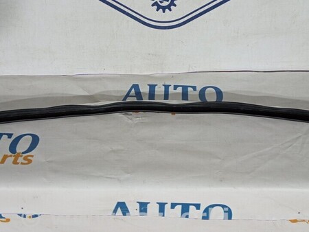 ФОТО Ущільнювач решітки радіатора для Volvo V60 Київ