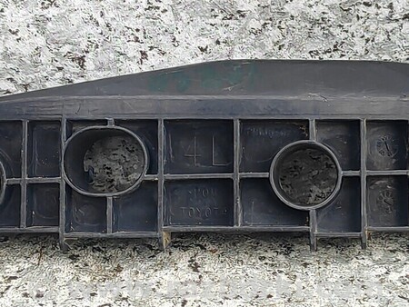 ФОТО Кронштейн крепления бампера переднего для Toyota Verso Киев