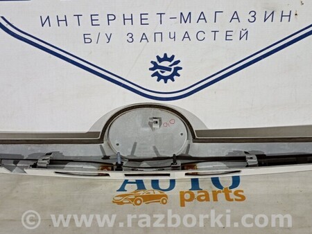 ФОТО Накладка кришки багажника хром підсвічування номера для Toyota Verso Киев