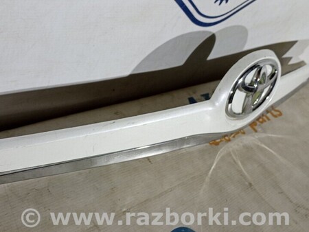 ФОТО Накладка кришки багажника хром підсвічування номера для Toyota Verso Киев