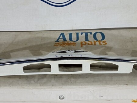 ФОТО Накладка кришки багажника хром підсвічування номера для Toyota Verso Киев