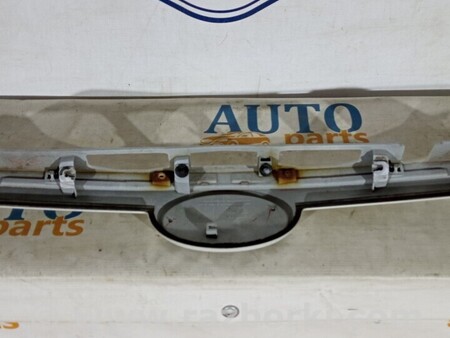 ФОТО Накладка кришки багажника хром підсвічування номера для Toyota Verso Киев