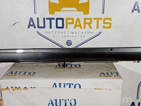 ФОТО Накладка порога права для Toyota Verso Киев