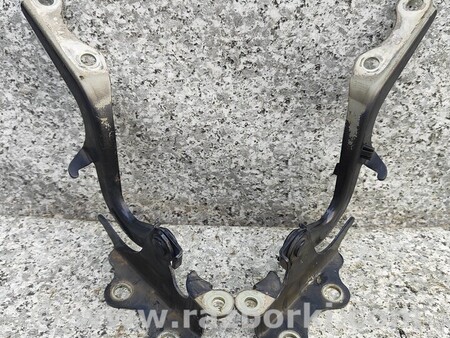 ФОТО Петли Капота Левая или правая для Toyota Verso Киев