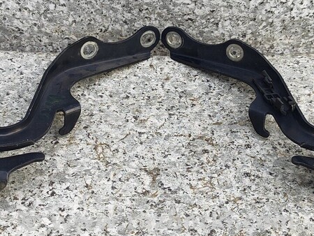 ФОТО Петли Капота Левая или правая для Toyota Verso Киев