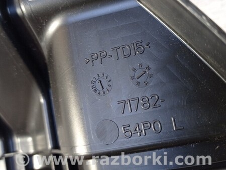 ФОТО Кронштейн крепления направляющей воздуха дефлектор воздуховод левий для Suzuki Vitara Київ