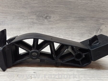 ФОТО Кронштейн кріплення фіксатор переднього бампера правий для Mercedes-Benz Vito Киев