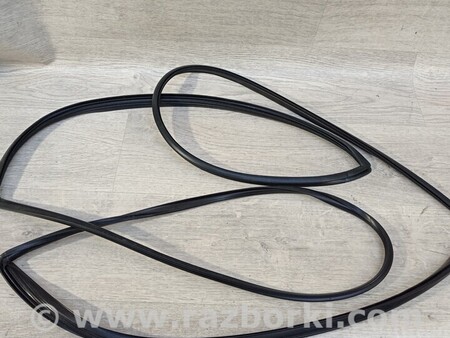 ФОТО Уплотнитель резинка лобового стекла для Mercedes-Benz Vito Киев