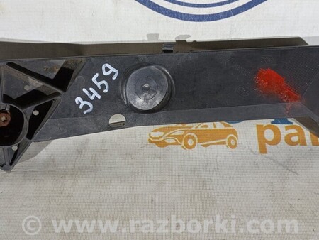 ФОТО Кронштейн кріплення направляюча панелі радіатора права для Opel Vivaro Киев