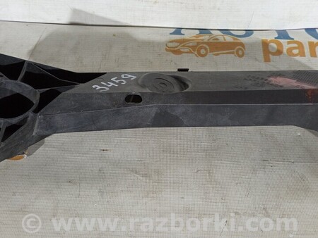 ФОТО Кронштейн кріплення направляюча панелі радіатора права для Opel Vivaro Киев