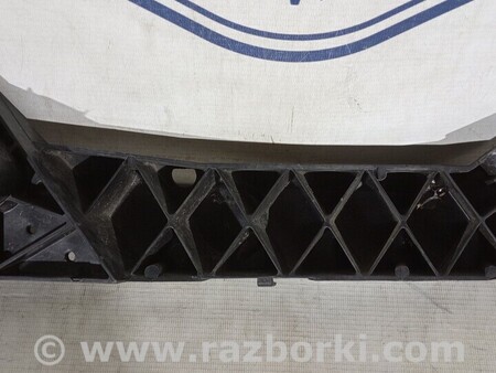 ФОТО Кронштейн кріплення направляюча панелі радіатора права для Opel Vivaro Киев