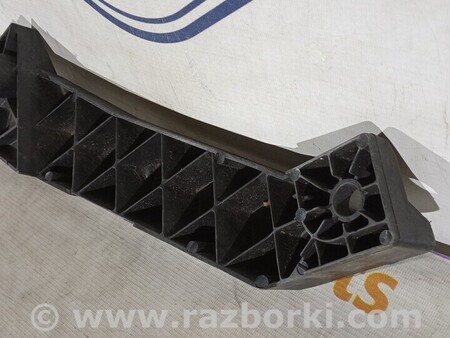 ФОТО Кронштейн кріплення направляюча панелі радіатора права для Opel Vivaro Киев