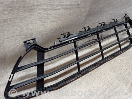 ФОТО Решетка радиатора бампера переднего центральная нижняя для BMW X1 Киев