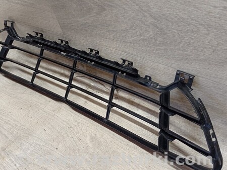 ФОТО Решетка радиатора бампера переднего центральная нижняя для BMW X1 Киев