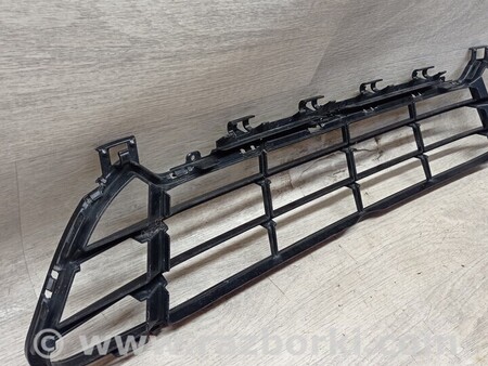 ФОТО Решетка радиатора бампера переднего центральная нижняя для BMW X1 Киев