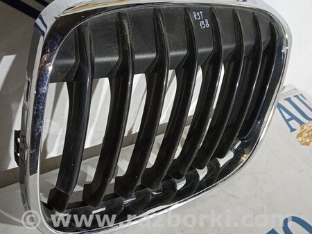 ФОТО Решетка-ноздря бампера переднего левая для BMW X1 Киев