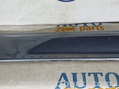 ФОТО Молдинг двери задней правой нижний Молдинг двері для Volvo XC60 Киев