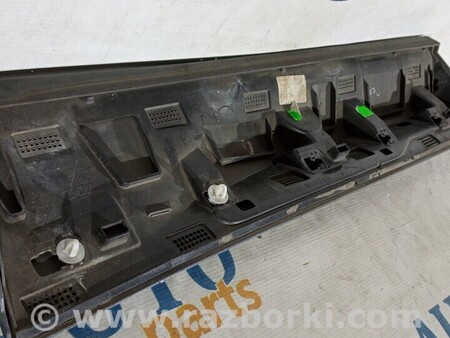 ФОТО Молдинг двери задней правой нижний Молдинг двері для Volvo XC60 Киев