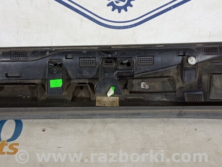 ФОТО Молдинг двери задней правой нижний Молдинг двері для Volvo XC60 Киев