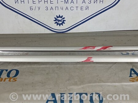 ФОТО Молдинг задней правой двери нижний Нижній молдинг для Volvo XC60 Киев