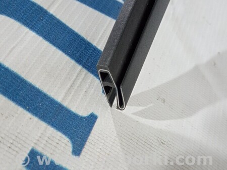 ФОТО Ущільнювач лобового скла для Volvo XC60 Киев