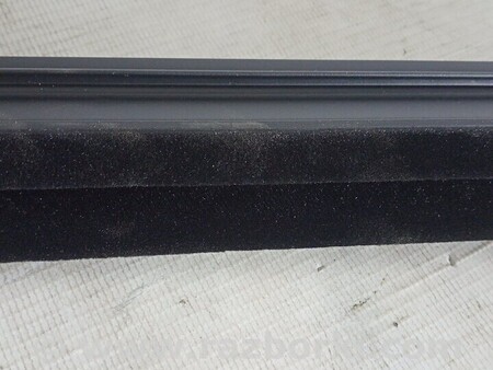 ФОТО Уплотнитель резинка двери задняя левая Ущільнювач гумка для Volvo XC90 Киев