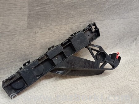 ФОТО Кронштейн кріплення направляюча заднього бампера права для Opel Zafira Киев