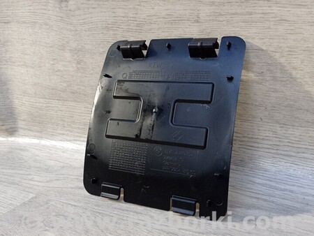 ФОТО Заглушка Подкрылка переднего левая правая для BMW 1-Series (все года выпуска) Киев