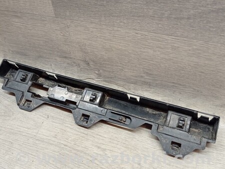 ФОТО Кронштейн кріплення накладки порога лівий для BMW 1-Series (все года выпуска) Киев