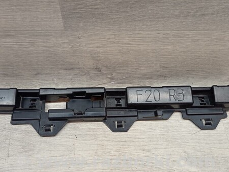 ФОТО Кронштейн кріплення накладки порога правий для BMW 1-Series (все года выпуска) Киев