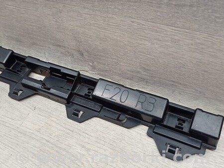 ФОТО Кронштейн кріплення накладки порога правий для BMW 1-Series (все года выпуска) Киев