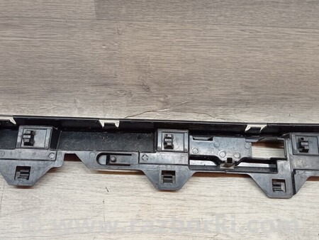 ФОТО Кронштейн кріплення накладки порога правий для BMW 1-Series (все года выпуска) Киев