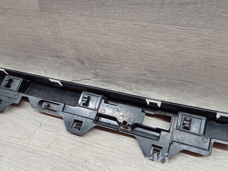 ФОТО Кронштейн кріплення накладки порога правий для BMW 1-Series (все года выпуска) Киев