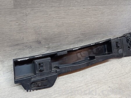 ФОТО Кронштейн кріплення накладки порога правий для BMW 1-Series (все года выпуска) Киев