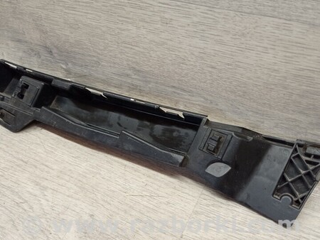 ФОТО Кронштейн кріплення накладки порога правий для BMW 1-Series (все года выпуска) Киев