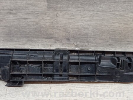 ФОТО Кронштейн кріплення направляюча модуля радіатора лівий Деф для BMW 1-Series (все года выпуска) Киев