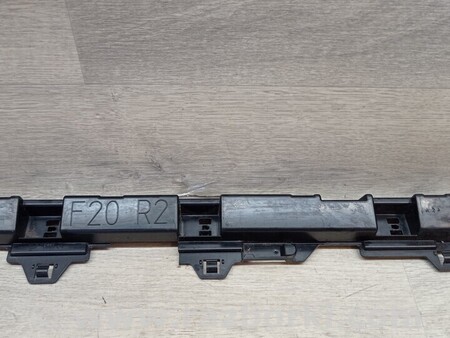 ФОТО Кронштейн кріплення направляюча накладки порога другий правий для BMW 1-Series (все года выпуска) Киев