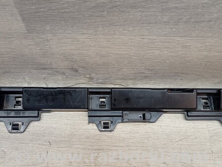 ФОТО Кронштейн кріплення направляюча накладки порога другий правий для BMW 1-Series (все года выпуска) Киев