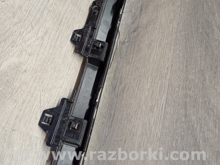 ФОТО Кронштейн кріплення направляюча накладки порога другий правий для BMW 1-Series (все года выпуска) Киев