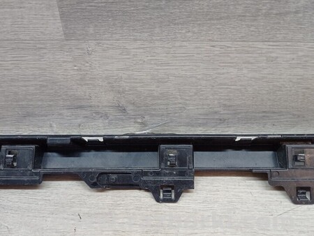 ФОТО Кронштейн кріплення направляюча накладки порога другий правий для BMW 1-Series (все года выпуска) Киев