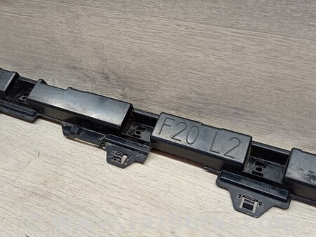 ФОТО Кронштейн кріплення направляюча порога лівий для BMW 1-Series (все года выпуска) Киев