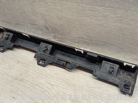 ФОТО Кронштейн кріплення направляюча порога лівий для BMW 1-Series (все года выпуска) Киев