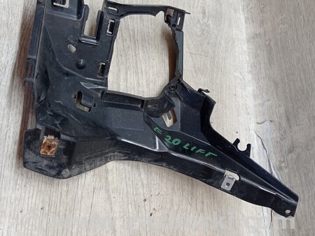 ФОТО Кронштейн кріплення направляюча ПТФ переднього бампера права для BMW 1-Series (все года выпуска) Киев