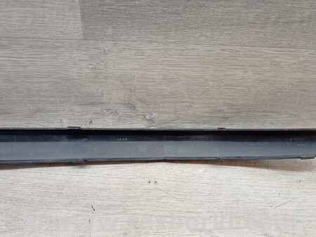 ФОТО Молдинг листва накладка переднього бампера правий для BMW 1-Series (все года выпуска) Киев