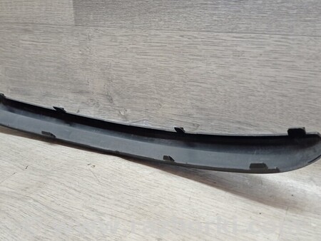 ФОТО Молдинг листва накладка переднього бампера правий для BMW 1-Series (все года выпуска) Киев